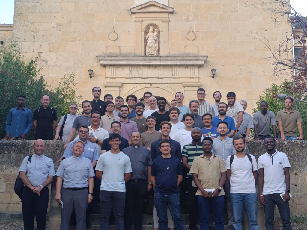 CATÓLICOS EN ÁVILA – Los seminaristas de Iglesia en Castilla comienzan el curso reflexionando sobre los frutos de la Asamblea de Ávila